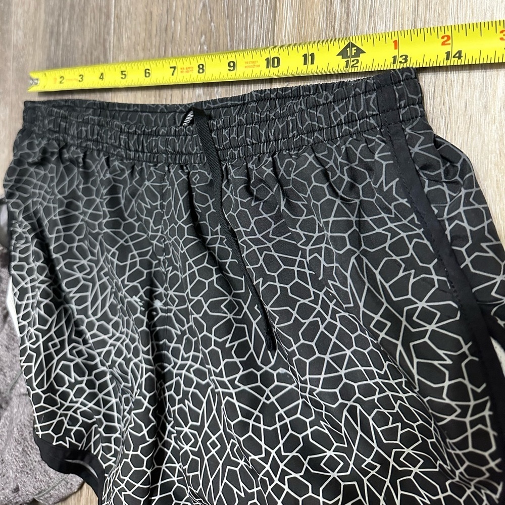 🛍️ Nike dri fit   shorts with under shorts and  tiny  zipper pocket. - Picture 2 of 6